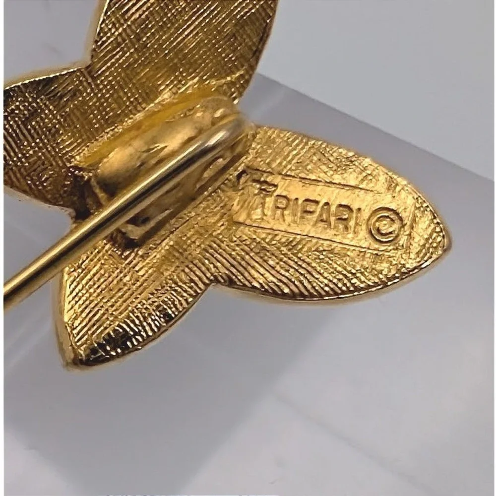 Vintage Crown Trifari Butterfly Stick Pin‎ Gold Tone Dainty Minimalist Spring